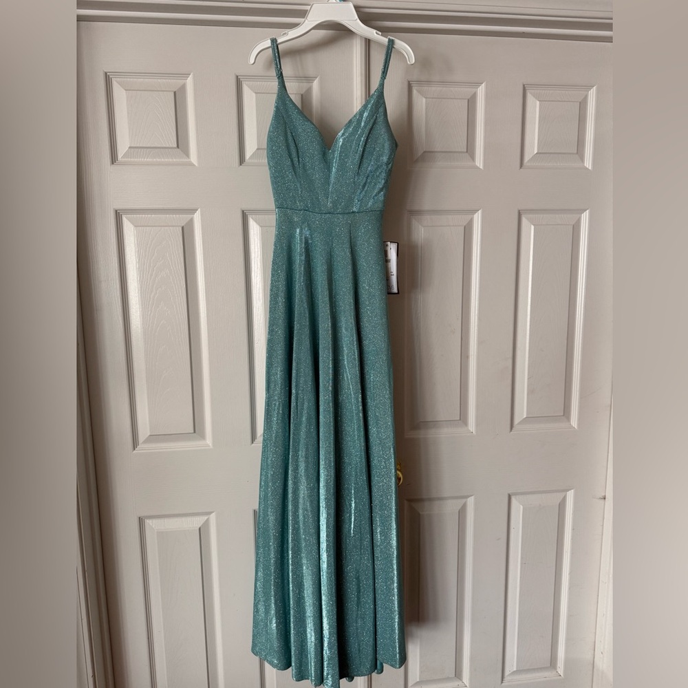PROM!!! B.Darlin sparkly formal dress. Super cute. Tags
